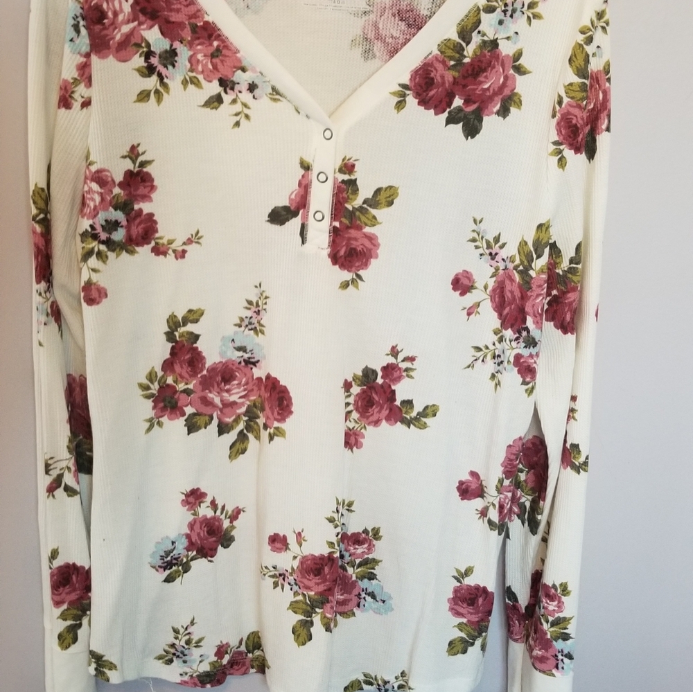 Set of 2 JUNIOR 3X (22) long sleeve thermal shirts JUNIOR 3X (22). Never worn